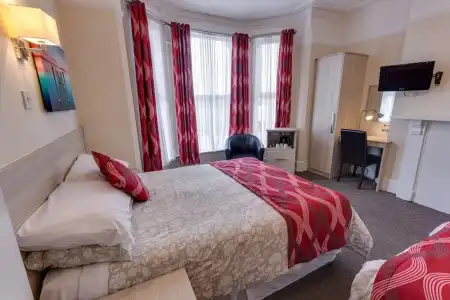 Sportsview Guest House - 73