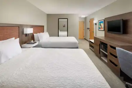 Hampton Inn Laredo - 49