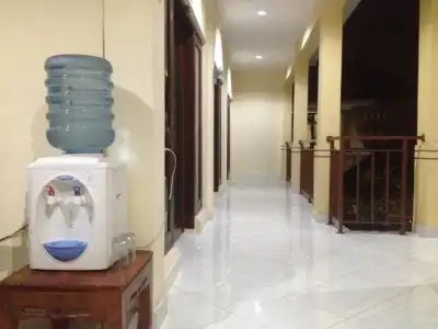 Sari Buana Bed & Breakfast - 12