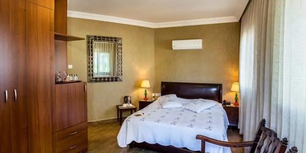 Bella View Art Boutique - 30