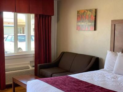 Red Carpet Inn Medford - 7