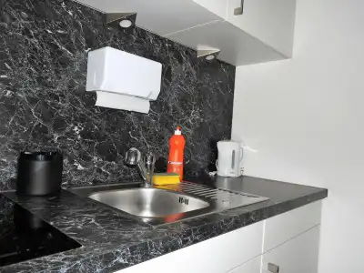 INSIDE FIVE City Apartments - 8