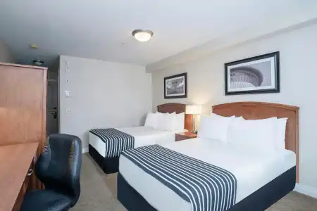 Sandmans & Suites Calgary West - 18