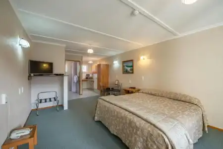 Amber Court Motel - 55