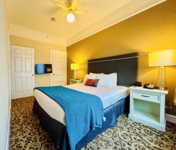 City Center Inn & Suites - 5