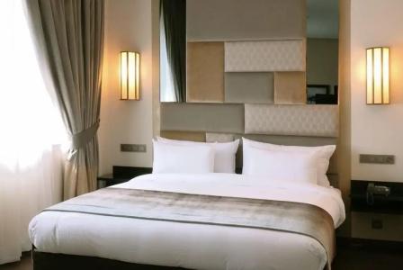 Imperial Casablanca - 22