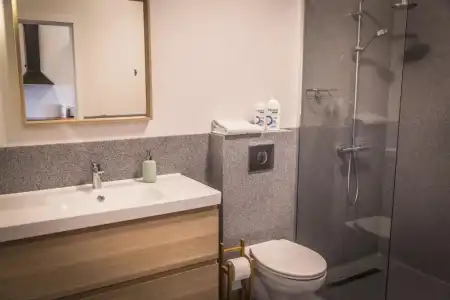 Bakki Apartments & Hostel - 107