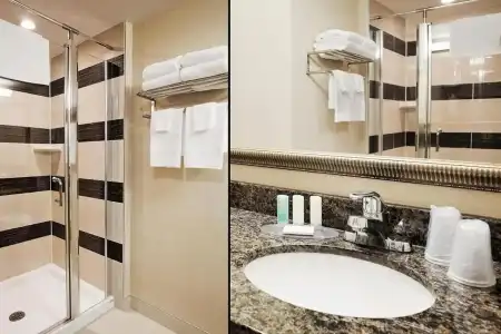 Comfort Suites Downtown - 8