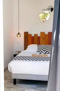 Hôtel Les Volets Rouges - Cassis - 67