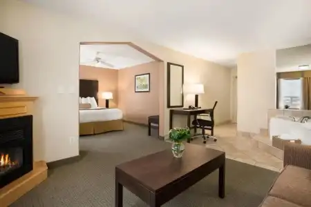 Ramada Limited Golden - 44