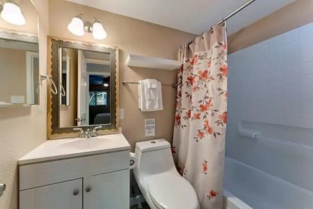 Lantern Light Inn - Romantic Getaway - 17