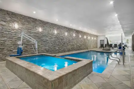 Hawthorn Suites by Wyndham Lubbock - 13