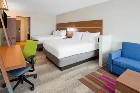 Holiday Inn Express & Suites Des Moines Downtown by IHG - 6