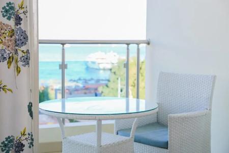 Redcon Suites - 312