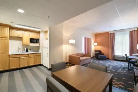 Holiday Inn Fredericksburg Conference Ctr, an IHG (Ex. Wingate by Wyndham Fredericksburg) - 8