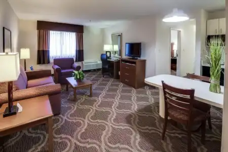 Ashmore Inn and Suites - 25