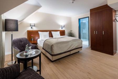 Best Western Plus Excelsior - 67