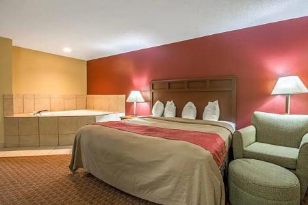 Red Roof Inn & Suites Little Rock - 49