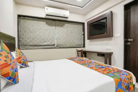 Kamran Residency - Near US Embassy - 21