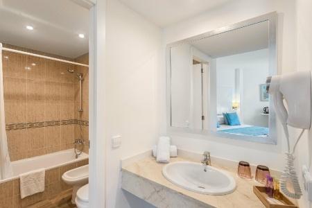 FERGUS Style Cala Blanca Suites - 9