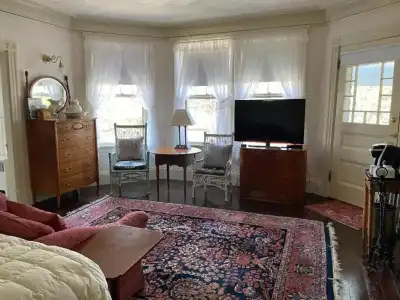 Moseley Cottage Inn & Town Motel - 12