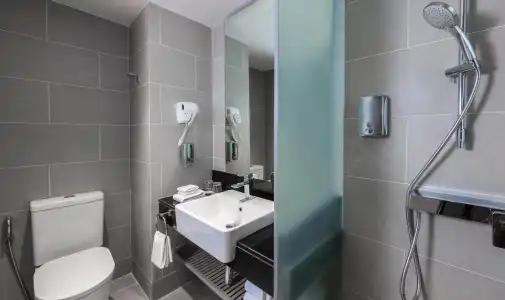 Holiday Inn Express Bangkok Soi Soonvijai by IHG - 25