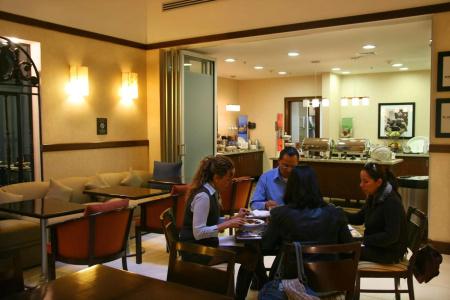 Hampton Inn & Suites by Hilton Mexico City - Centro Historico - 41