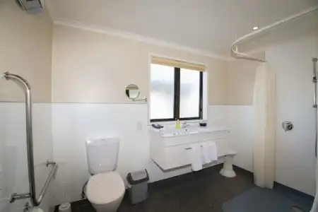Allan Court Motel - 97