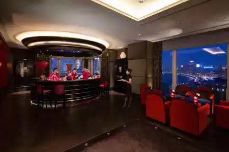 The Peninsula Shanghai - 32