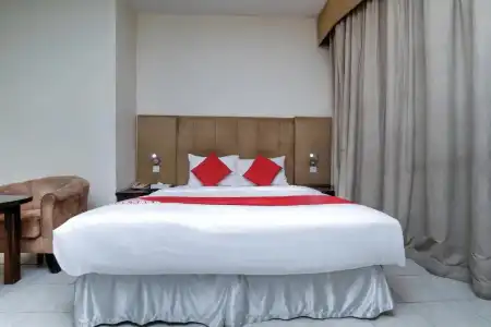 Parkside Suites Apartment - 46