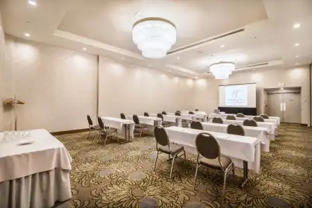 Holiday Inn Vancouver-Centre - 26