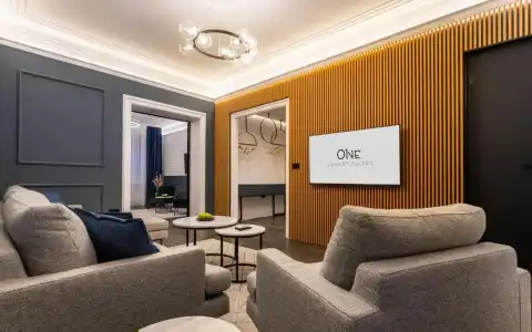 One Luxury Suites - 104