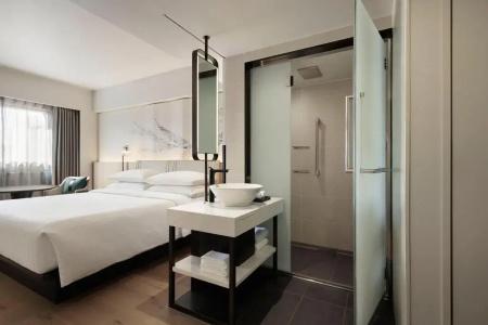 Courtyard by Marriott Tokyo Ginza - 8