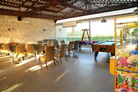Chrispy Waterpark Resort - 28