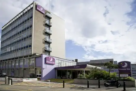 Premier Inn London Putney Bridge - 15