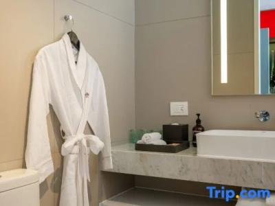 Wink Saigon Centre, Unscripted by Hyatt - 24 Hours stay - 95