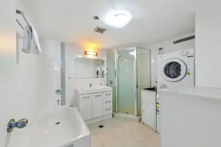 Zenith Ocean Front Apartments - 114