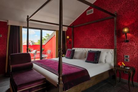 Carnival Palace - Venice Collection - 29