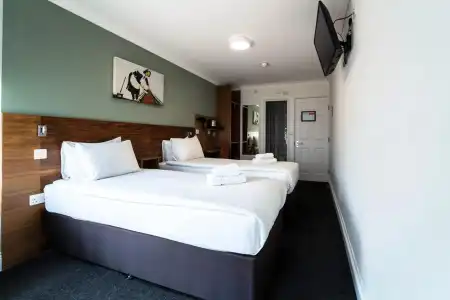 Chelsea Guest House - 4