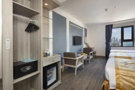 Ruby Luxury - 5
