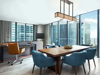 EAST Miami - 6