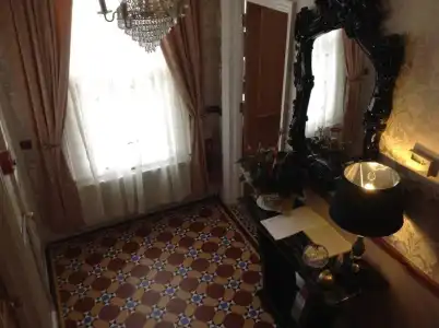 Lakeside Guest House - 11