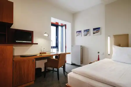Global Inn - 28