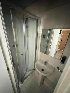 Hostal Balmes Centro - 52