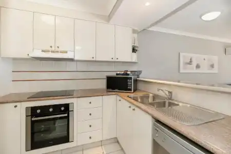 Burleigh Mediterranean Resort Enquiries - 51