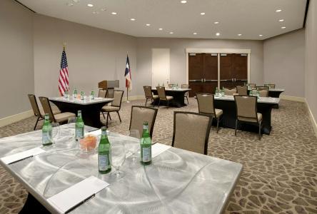 Hilton Houston Post Oak by the Galleria - 13