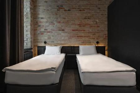 Globe Runner Rooms & Dorms - 38