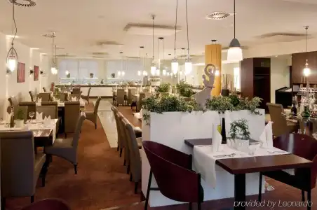 Courtyard by Marriott Dresden - 16