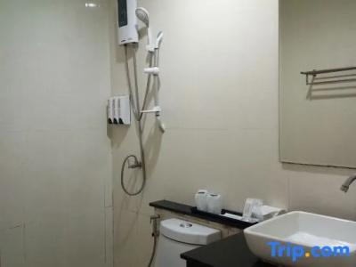 Island Patong Beachfront Apartments - 69