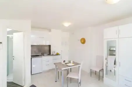 Cina Apartments - 241